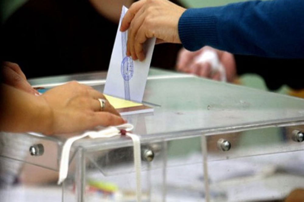 Οι αλλαγές που φέρνει η απλή αναλογική και τα τοπικά δημοψηφίσματα στους δήμους