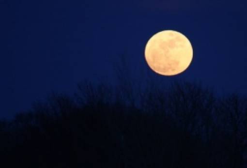 Νέα θεωρία υποστηρίζει ότι η Γη έκλεψε τη Σελήνη από την Αφροδίτη