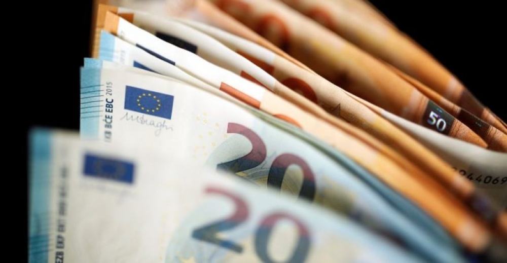 Πως και σε ποιους θα καταβληθεί η έκτακτη οικονομική ενίσχυση 400 ευρώ