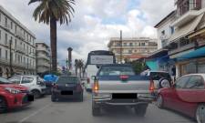 "Σκορπιός": Καθημερινό πρόβλημα με τα διπλοσταθμευμένα τροχοφόρα στην Κ. Παλαιολόγου